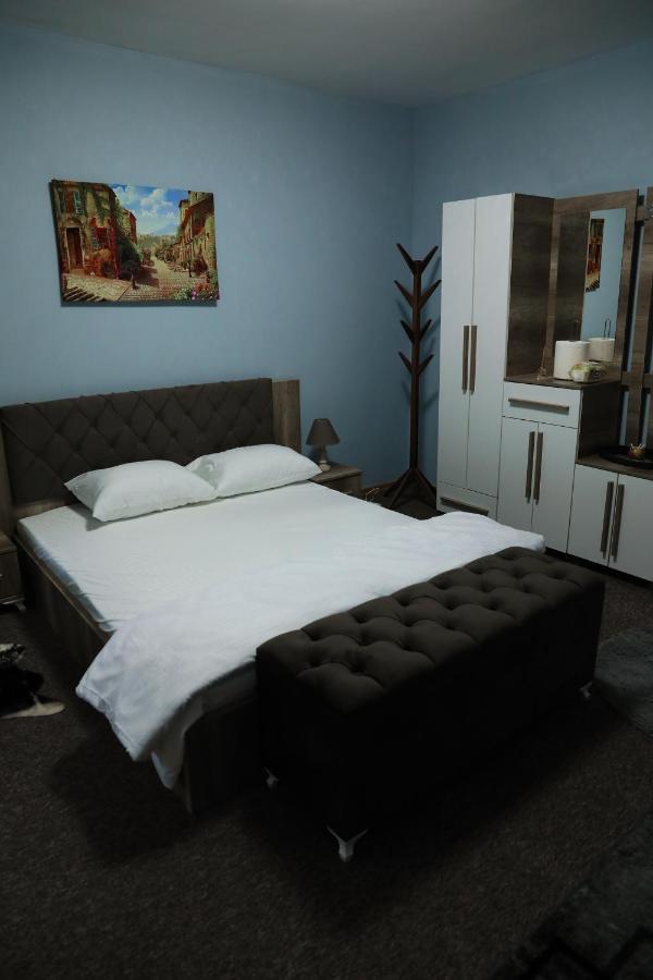 פרישטינה City Park Hostel מראה חיצוני תמונה